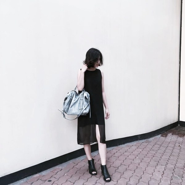 Ngắm các tín đồ thời trang Việt xuống phố với sắc đen, xanh ảnh 3