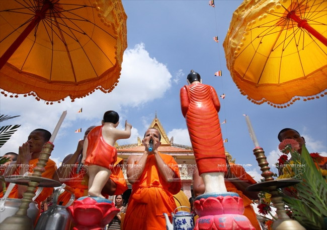 Lễ Tắm Phật của người Khmer trong dịp Tết Chol Chnam Thmay ảnh 6