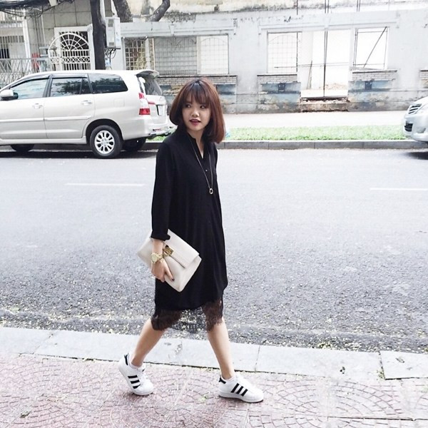 Ngắm các tín đồ thời trang Việt xuống phố với sắc đen, xanh ảnh 2