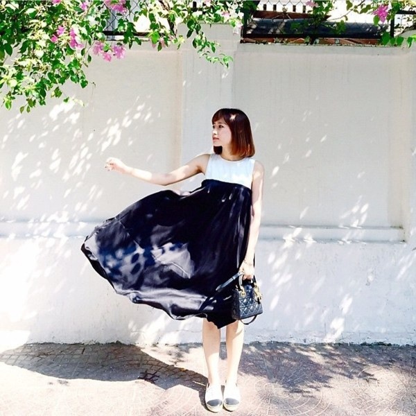 Ngắm các tín đồ thời trang Việt xuống phố với sắc đen, xanh ảnh 9