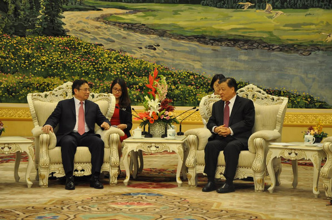 Đồng chí Lưu Vân Sơn, Ủy viên Thường vụ Bộ Chính trị, Bí thư Ban Bí thư Trung ương Đảng Cộng sản Trung Quốc, đã tiếp thân mật đồng chí Phạm Minh Chính và Đoàn đại biểu Đảng Cộng sản Việt Nam. (Ảnh: Tường Thu/Vietnam+) Lãnh đạo Đảng Cộng sản Trung Quốc tiếp Đoàn Đảng Cộng sản Việt Nam ảnh 1
