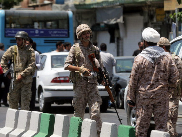 Binh sỹ Iran bất ngờ nổ súng vào đồng đội, 4 người thiệt mạng ảnh 1