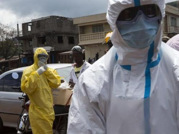 Một bác sỹ người Italy bị nhiễm virus Ebola tại Tây Phi ảnh 1