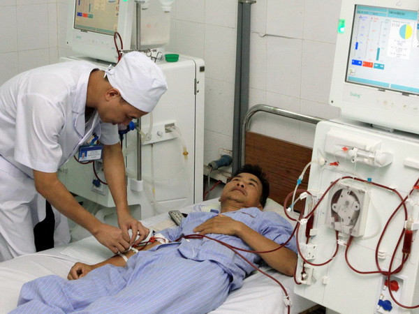 Đổi mới phong cách, thái độ phục vụ của cán bộ y tế với người bệnh ảnh 1