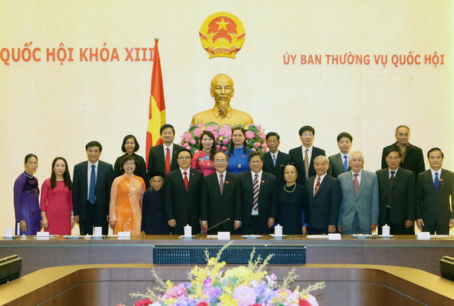 Chủ tịch Quốc hội tiếp đại biểu Quốc hội Tuyên Quang các thời kỳ ảnh 1