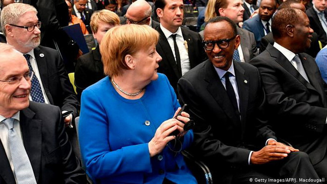 Tổng thống Cộng hòa Rwanda Paul Kagame và Thủ tướng Đức Merkel tại Berlin. (Nguồn: Getty Images) Sáng kiến CwA của bà Merkel với châu Phi: Lời cam kết dang dở ảnh 1