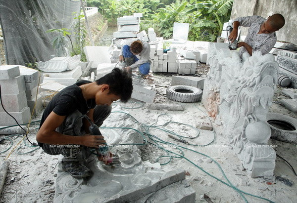 Hướng đi mới phát triển làng chạm khắc đá mỹ nghệ Ninh Vân ảnh 1