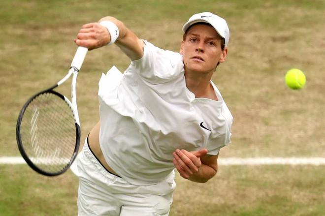 Jannik Sinner đã ghi tên mình vào tứ kết và sẽ đại chiến Daniil Medvedev để tranh vé bán kết Wimbledon 2024. (Nguồn: atptour) sinner-wimbledon-2024_0807.jpg