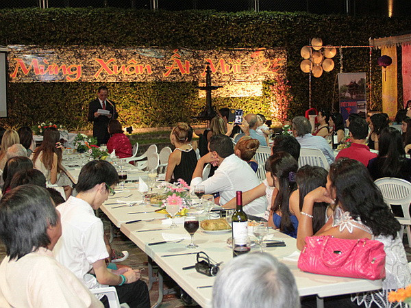 Cộng đồng người Việt tại Argentina và Trung Quốc mừng Xuân Ất Mùi ảnh 1