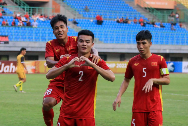 U19 Đông Nam Á: Việt Nam lên ngôi đầu, giành ưu thế tại bảng A ảnh 1