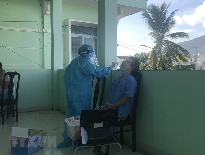 "Cuộc chiến" không ngừng nghỉ ở tâm dịch của tỉnh Khánh Hòa ảnh 2