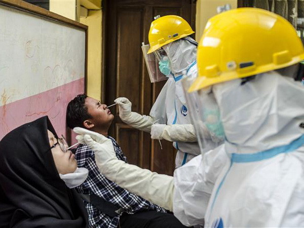 Tổng thống Indonesia nêu quan điểm về biến thể Omicron ảnh 1