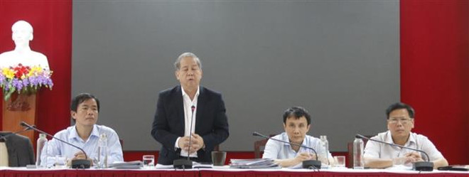 Tiếp tục cách ly những người bay cùng chuyến với ca dương tính thứ 17 ảnh 1