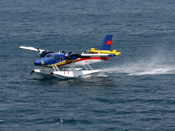 Kịp thời đưa ngư dân từ Trường Sa về cấp cứu bằng thủy phi cơ ảnh 1