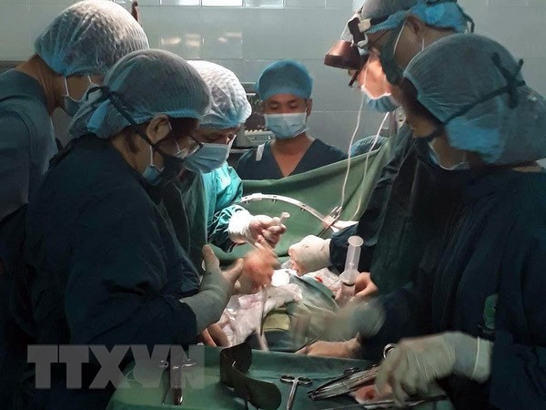 Cứu sống nam thanh niên ngã từ giàn giáo cao 7m, hôn mê sâu ảnh 1