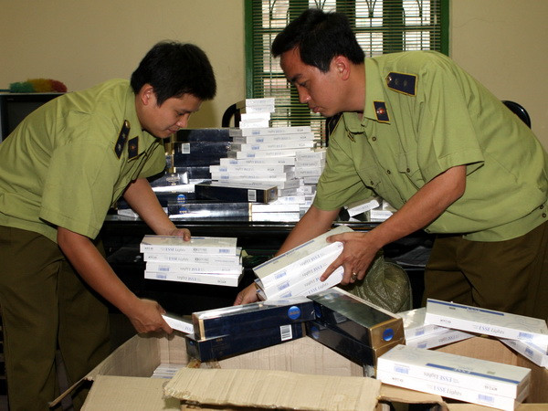 Chuyển thuốc lá lậu: Vừa mất hàng, vừa bị phạt nặng ảnh 1