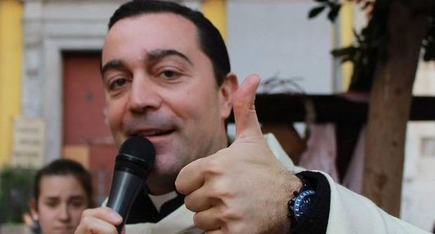 Italy: Linh mục lắp máy phá sóng điện thoại tại nhà thờ ảnh 1