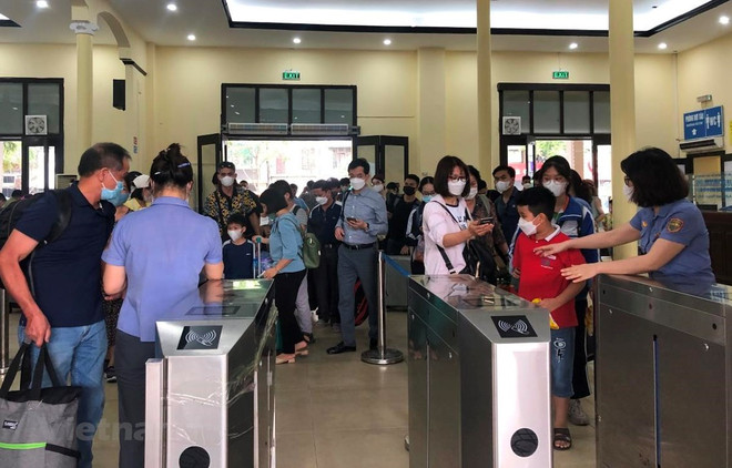 Ngành đường sắt chạy thêm hàng chục chuyến tàu dịp nghỉ lễ 2/9 ảnh 1