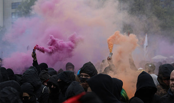 Cảnh sát Đức bắt giữ hàng trăm người biểu tình gây rối ảnh 1