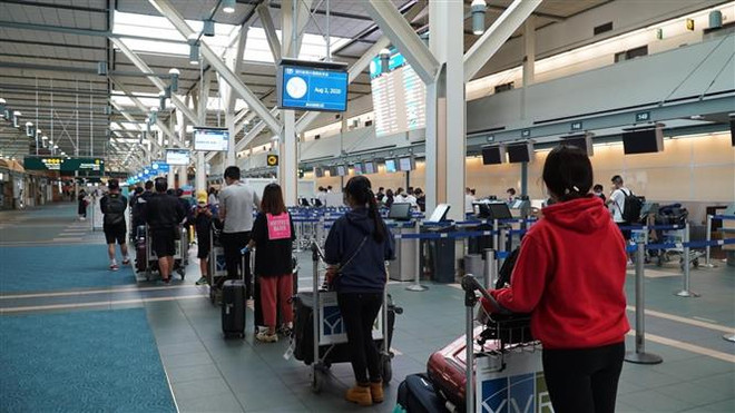 Đưa hơn 300 công dân Việt Nam từ Canada và Hàn Quốc về nước ảnh 1