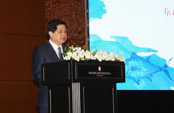 Ông Lê Quốc Doanh, Thứ trưởng Bộ Nông nghiệp và Phát triển nông thôn phát biểu chỉ đạo tại đại hội. (Ảnh: Xuân Anh/TTXVN) VASEP đẩy mạnh xây dựng, quảng bá thương hiệu thủy sản Việt Nam ảnh 2