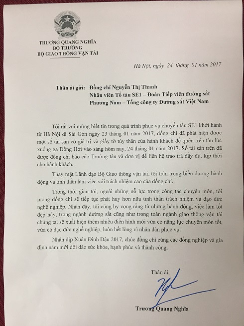 Hành khách ngỡ ngàng khi nhận lại gần 100 triệu đồng để quên trên tàu ảnh 2