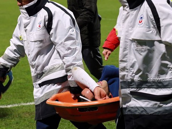 Falcao mất World Cup 2014. (Nguồn: Getty Images) Tin vắn 24/1: Chelsea đón tân binh, chủ tịch Barca từ chức ảnh 2