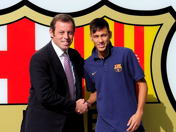 Sandro Rosell từ chức vì Neymar. (Nguồn: AP) Tin vắn 24/1: Chelsea đón tân binh, chủ tịch Barca từ chức ảnh 3