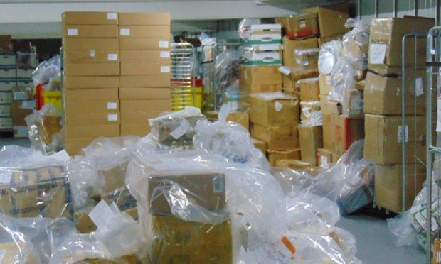 Anh thu giữ khối lượng lớn dược phẩm lậu có giá trị kỷ lục ảnh 1