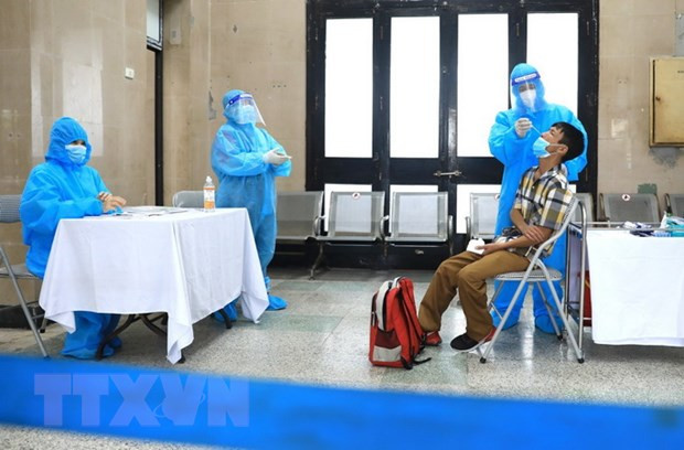 Lào Cai: Người đến và về từ vùng đỏ thực hiện cách ly tại nhà 7 ngày ảnh 1