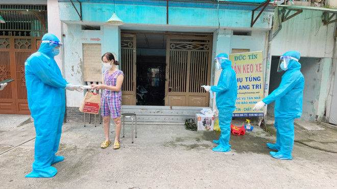 Đoàn cán bộ Bệnh viện Thể thao vào chi viện cho Thành phố Hồ Chí Minh ảnh 1