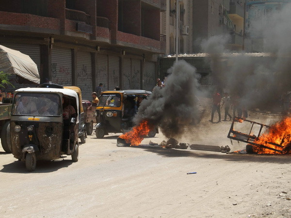 Cựu Tổng thống Ai Cập Mohamed Morsi đối mặt với tội danh mới ảnh 1