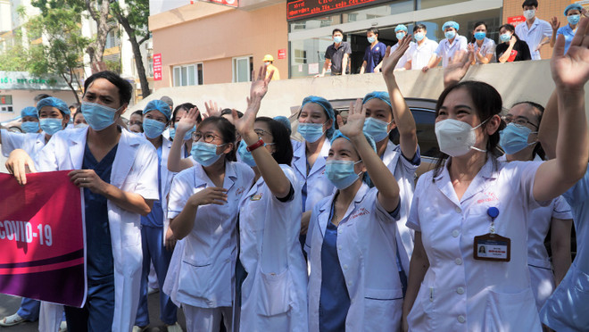 Sữa yêu thương tiếp sức y bác sỹ vào miền Nam chống dịch ảnh 5