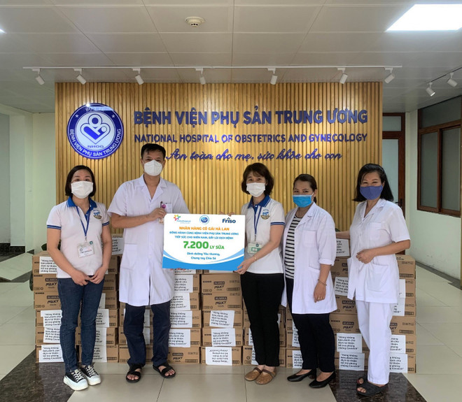 Sữa yêu thương tiếp sức y bác sỹ vào miền Nam chống dịch ảnh 3