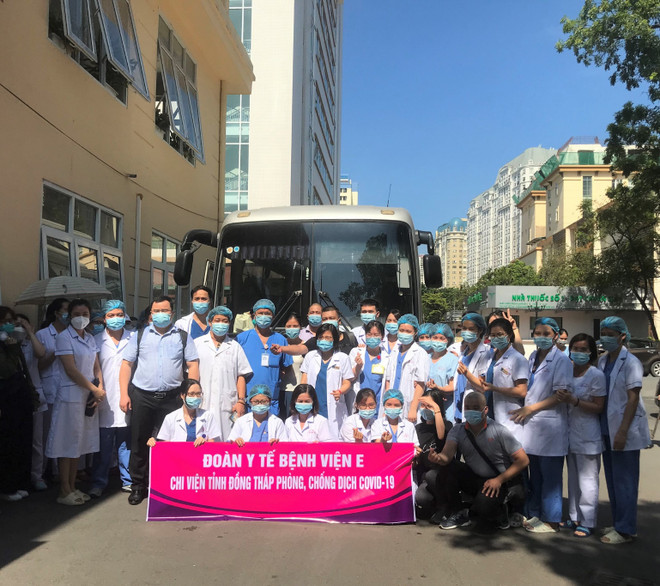 Sữa yêu thương tiếp sức y bác sỹ vào miền Nam chống dịch ảnh 4