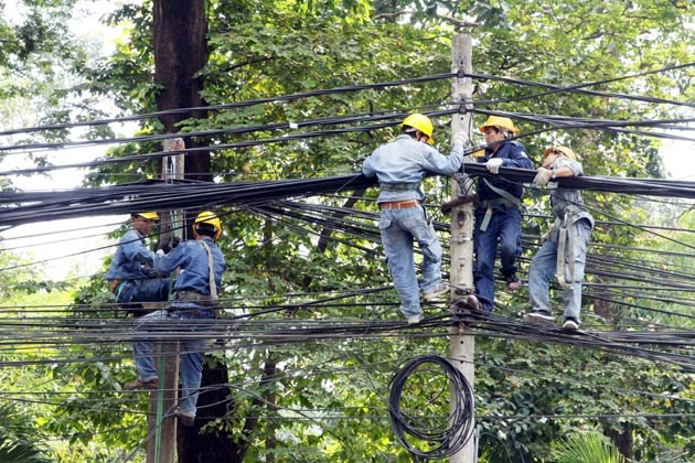 Tiến hành rà soát toàn bộ hệ thống cáp treo trên cột điện ảnh 1