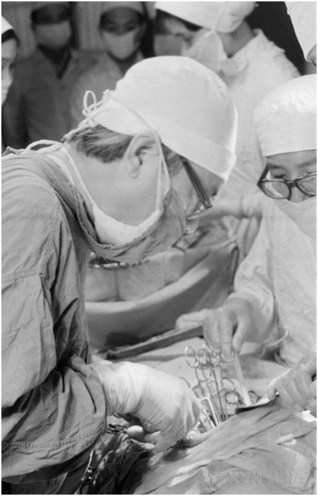 Nhà báo, nghệ sỹ nhiếp ảnh Nguyễn Chính với Ảnh Diễn ca ảnh 4