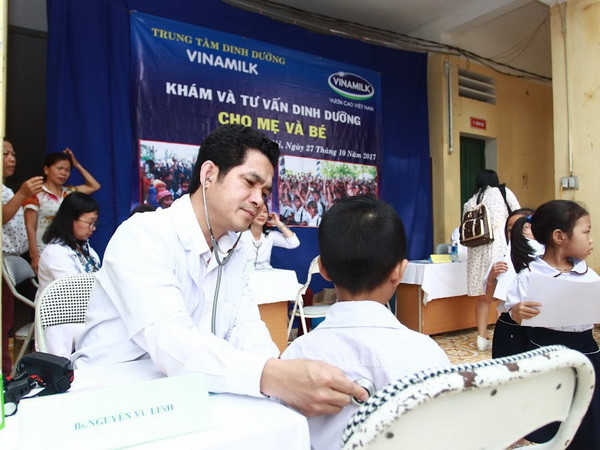 Vinamilk chia sẻ khó khăn với người dân do ảnh hưởng lũ tại Hà Nội ảnh 2