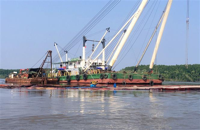 Tìm thấy nạn nhân cuối cùng trong vụ trục vớt tàu trên sông Lòng Tàu ảnh 1