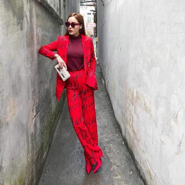 Hồ Ngọc Hà, Kỳ Duyên và dàn mỹ nhân Việt “lên đồ” rực rỡ ngày xuân ảnh 1