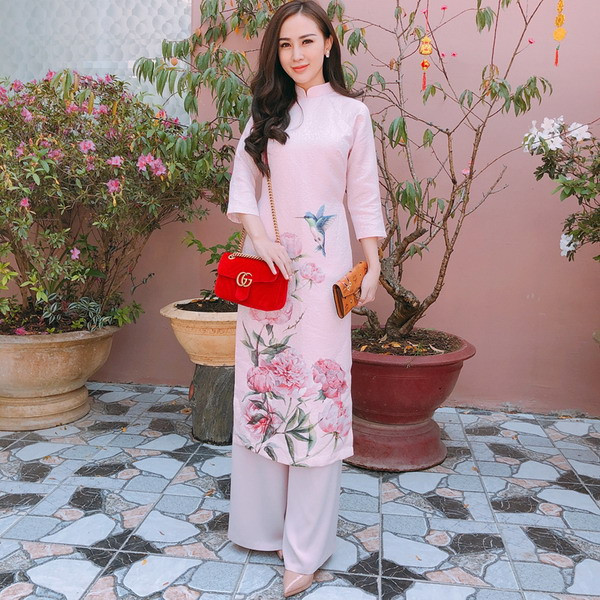 Sao Việt xúng xính áo dài trong dịp Tết Nguyên Đán 2018 ảnh 4