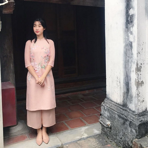 Sao Việt xúng xính áo dài trong dịp Tết Nguyên Đán 2018 ảnh 7