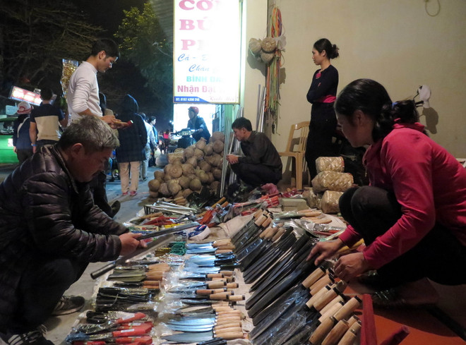 Phiên chợ “mua may, bán rủi” đầu năm độc đáo nhất vùng Bắc Bộ ảnh 2