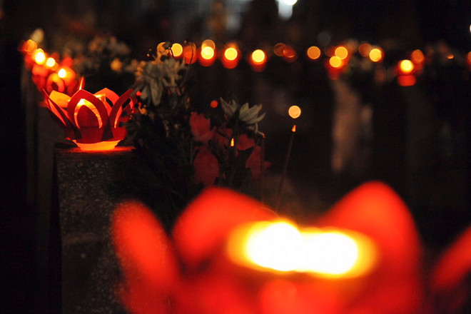 Bình Thuận thắp hơn 9.000 ngọn nến tri ân các Anh hùng liệt sỹ ảnh 1