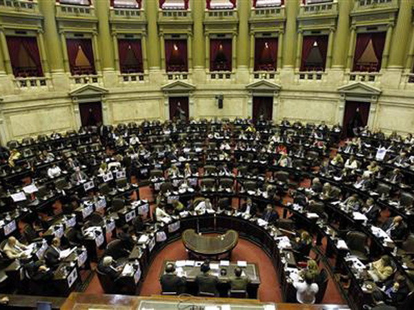 Quốc hội Argentina đã thông qua luật về thanh toán nợ ảnh 1