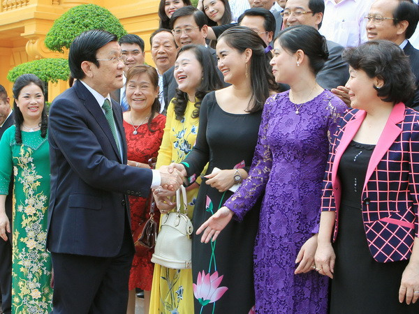 Chủ tịch nước gặp mặt 100 doanh nhân Việt Nam tiêu biểu ảnh 1