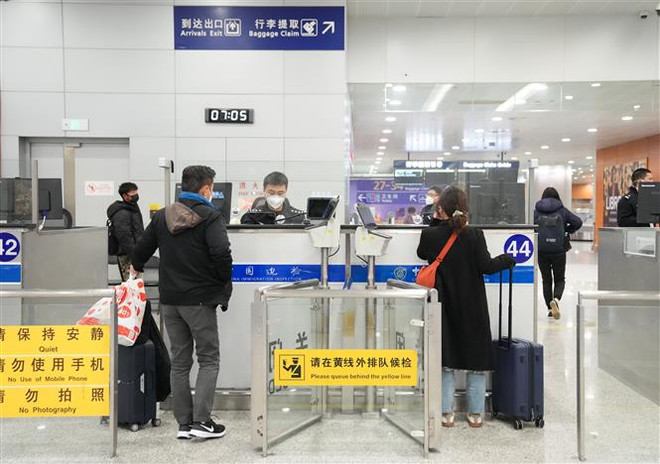 Trung Quốc nới lỏng quy định nhập cảnh với Nhật Bản và Hàn Quốc ảnh 1