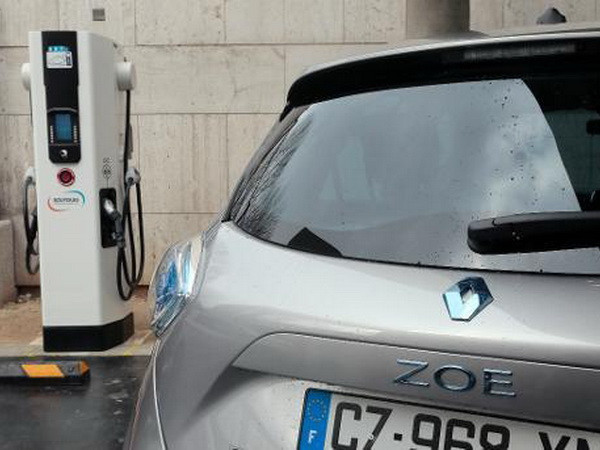 Renault ký thỏa thuận phát triển pin với công ty LG Chem ảnh 1