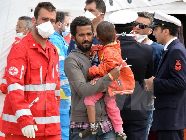 EU khởi động chiến dịch chống buôn người trên Biển Địa Trung Hải ảnh 1