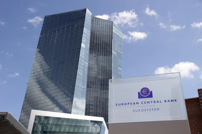 ECB tiếp tục nâng trần thanh khoản cho các ngân hàng Hy Lạp ảnh 1